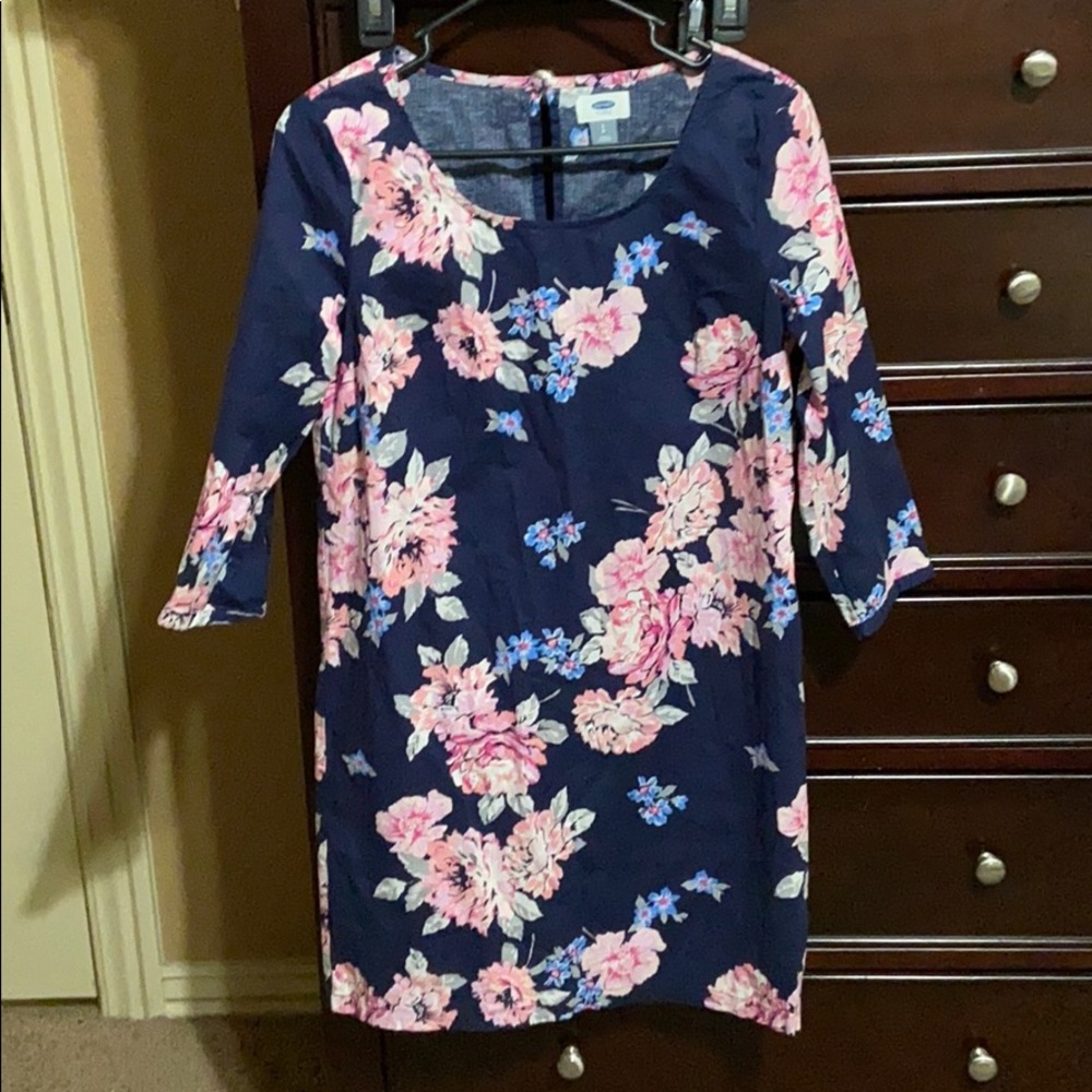 Pullover Shift Style Dress. EUC